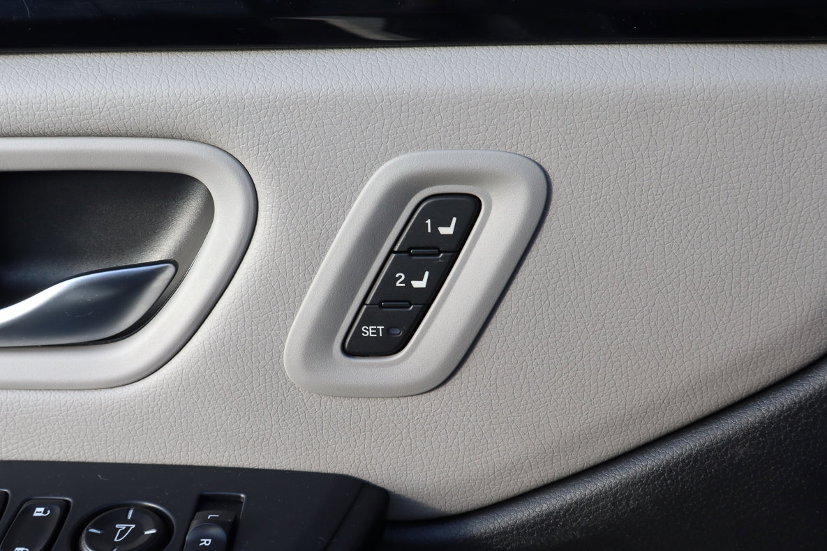 Used 2024 Honda Pilot Touring image 15