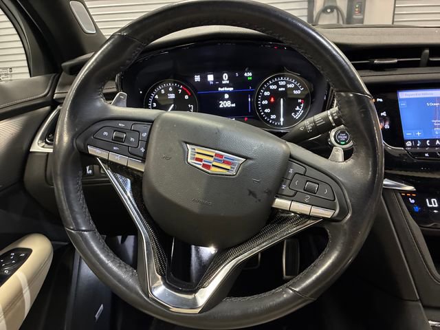 Used 2023 Cadillac XT6 Sport w/ Technology Package AWD/4WD image 14