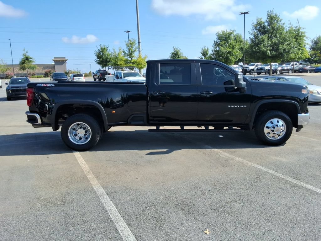 Certified 2025 Chevrolet Silverado 3500 LT AWD/4WD image 4