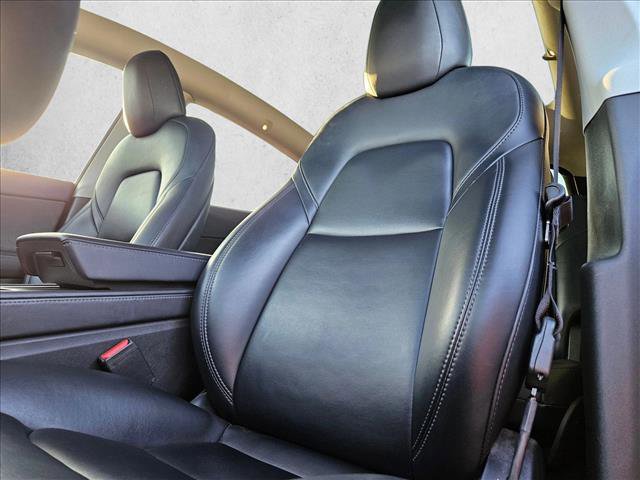 Used 2021 Tesla Model Y Long Range image 10