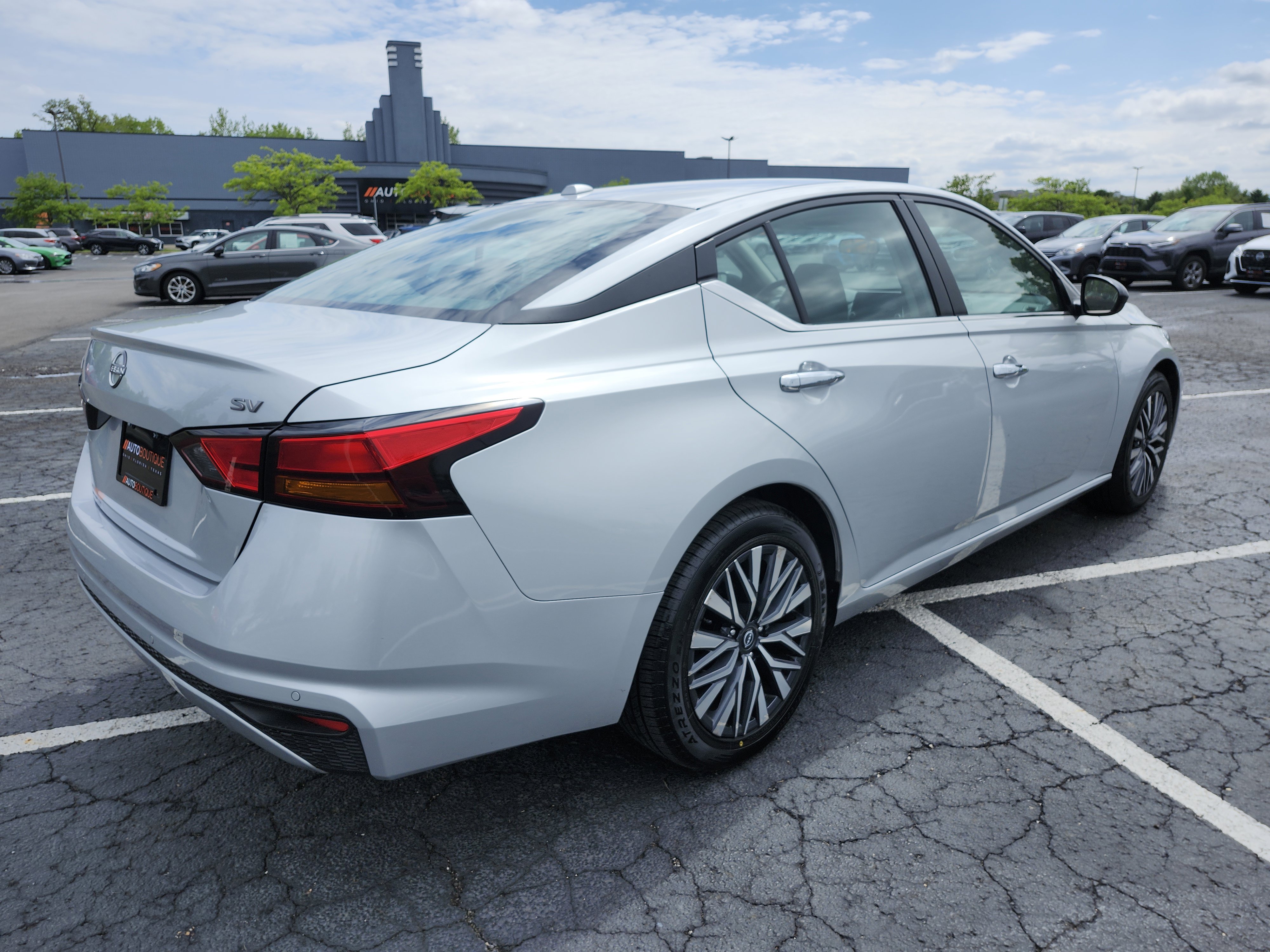Used 2024 Nissan Altima 2.5 SV FWD image 15