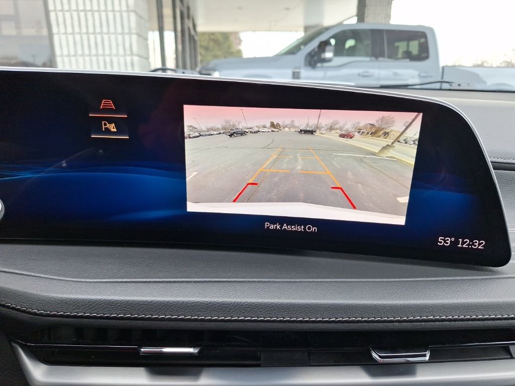 Used 2024 Cadillac XT4 Premium Luxury image 10