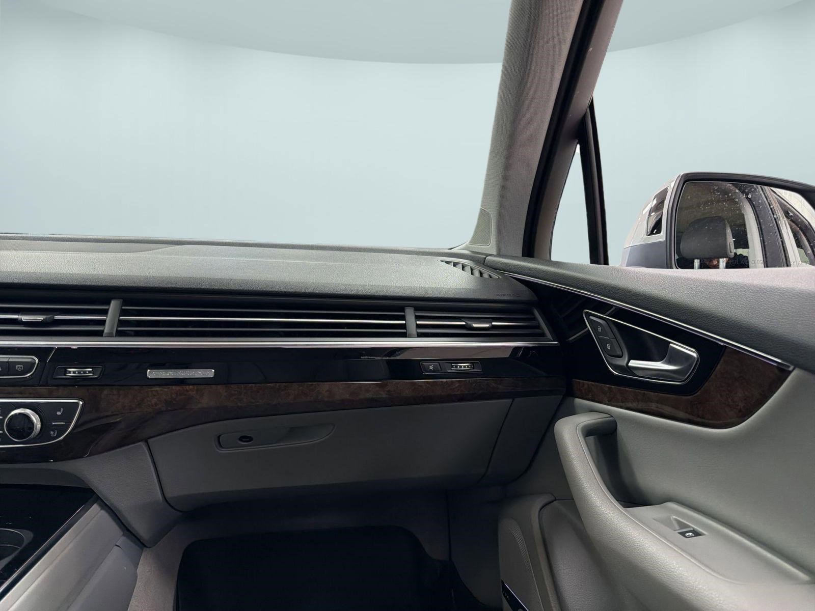 Used 2019 Audi Q7 3.0T Prestige image 29