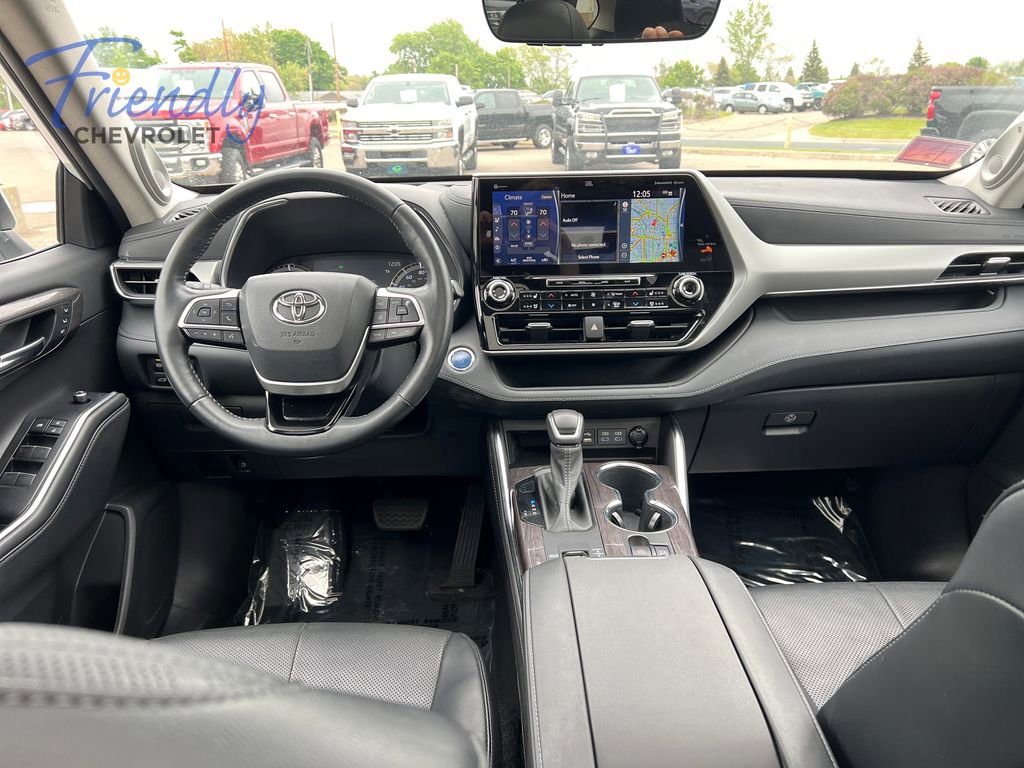 Used 2022 Toyota Highlander Platinum AWD/4WD image 17