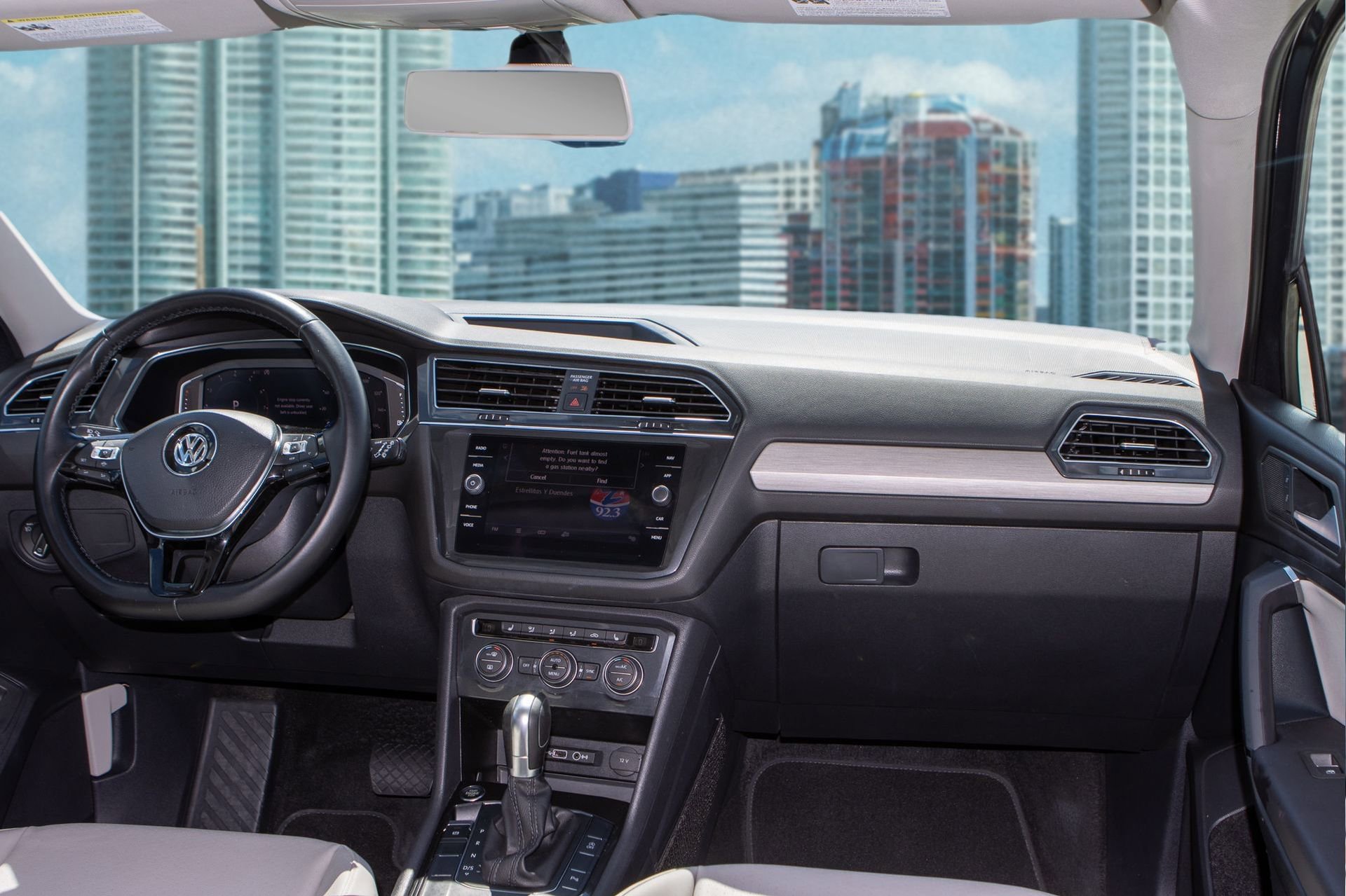 Used 2019 Volkswagen Tiguan SEL image 22