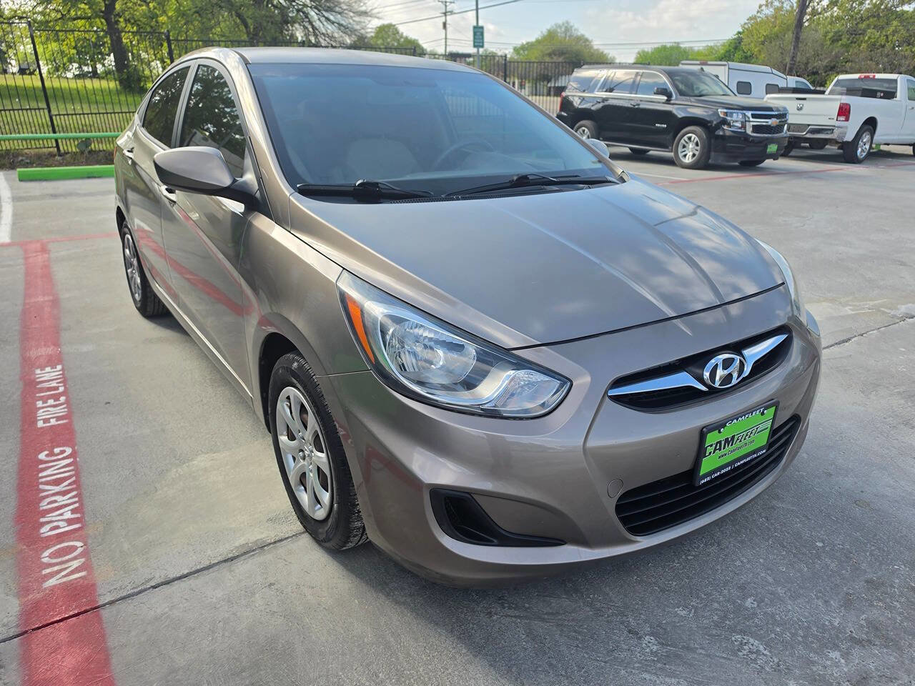 Used 2013 Hyundai Accent GLS FWD image 5