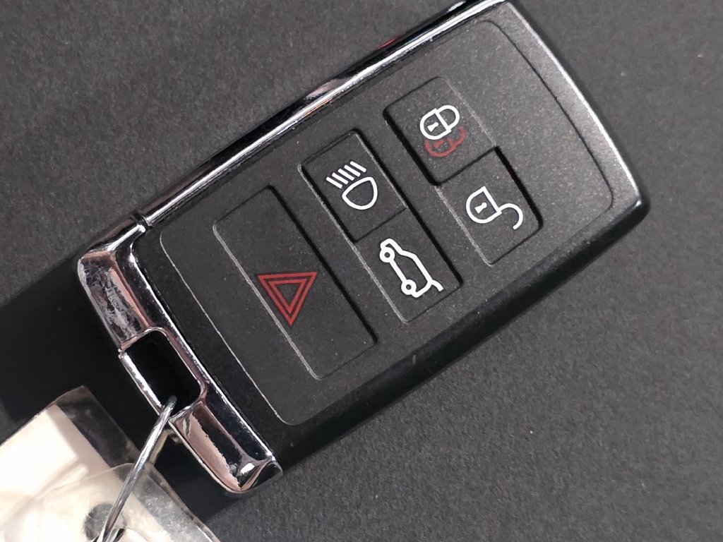 Certified 2025 Land Rover Discovery Dynamic SE AWD/4WD image 39