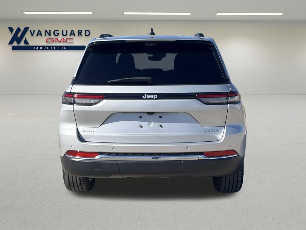 Used 2024 Jeep Grand Cherokee Limited w/ Luxury Tech Group II image 4