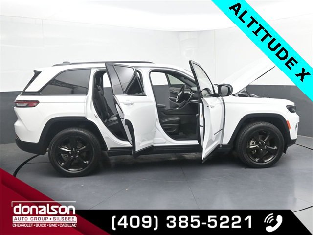Used 2023 Jeep Grand Cherokee Altitude image 21