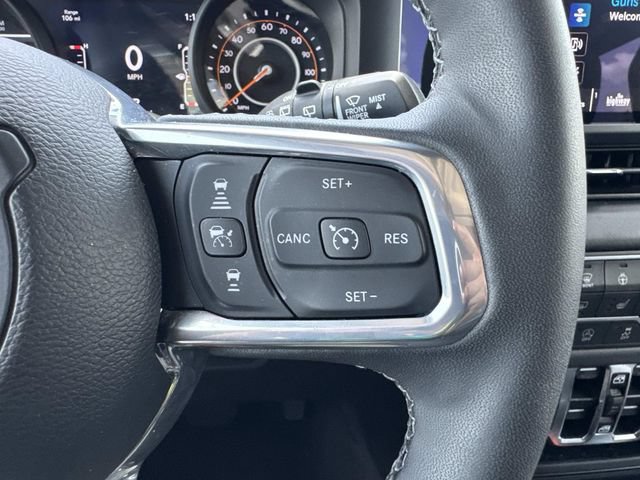 Used 2025 Jeep Wrangler Unlimited Sahara AWD/4WD image 30