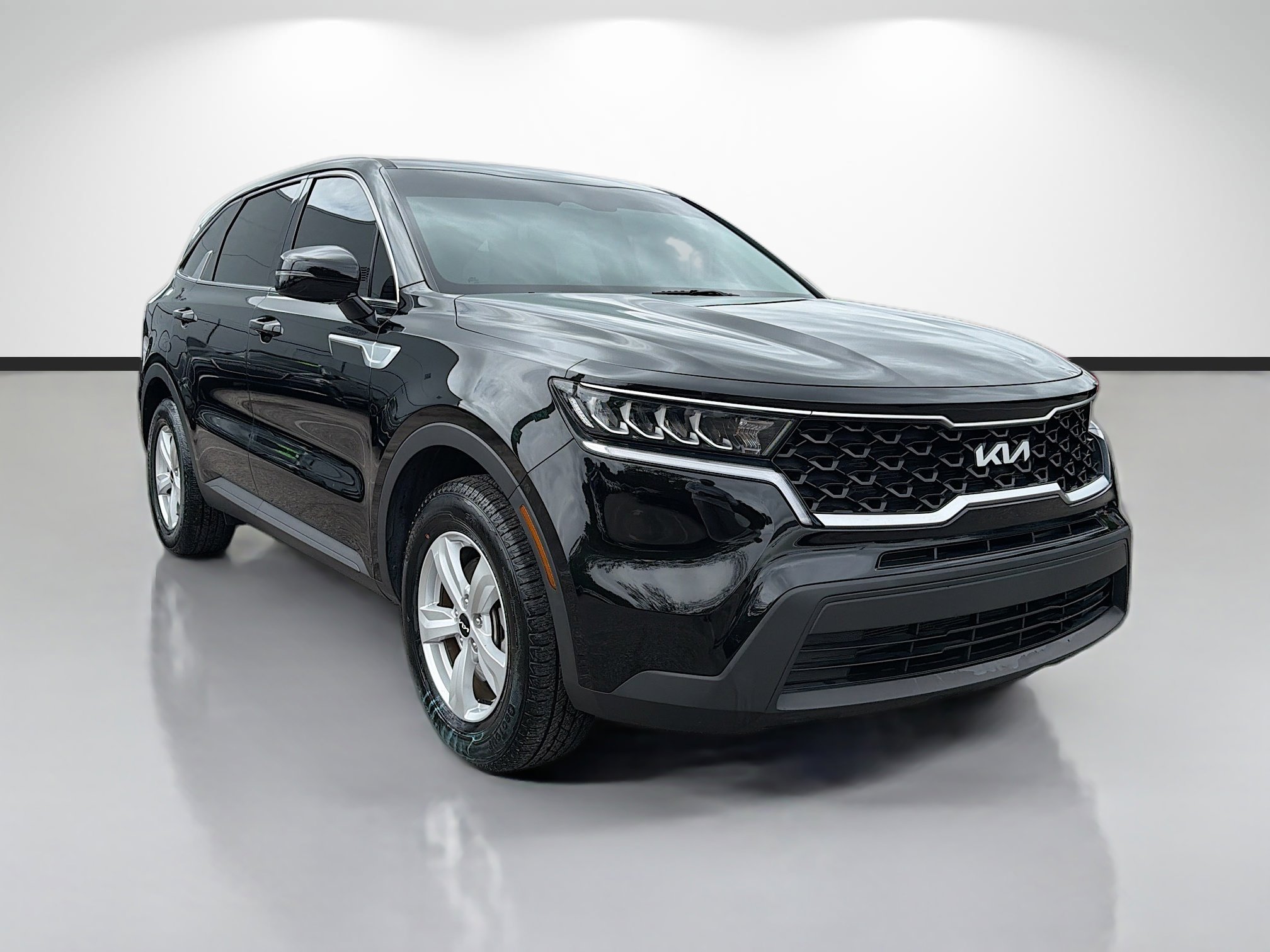 Used 2023 Kia Sorento LX image 1