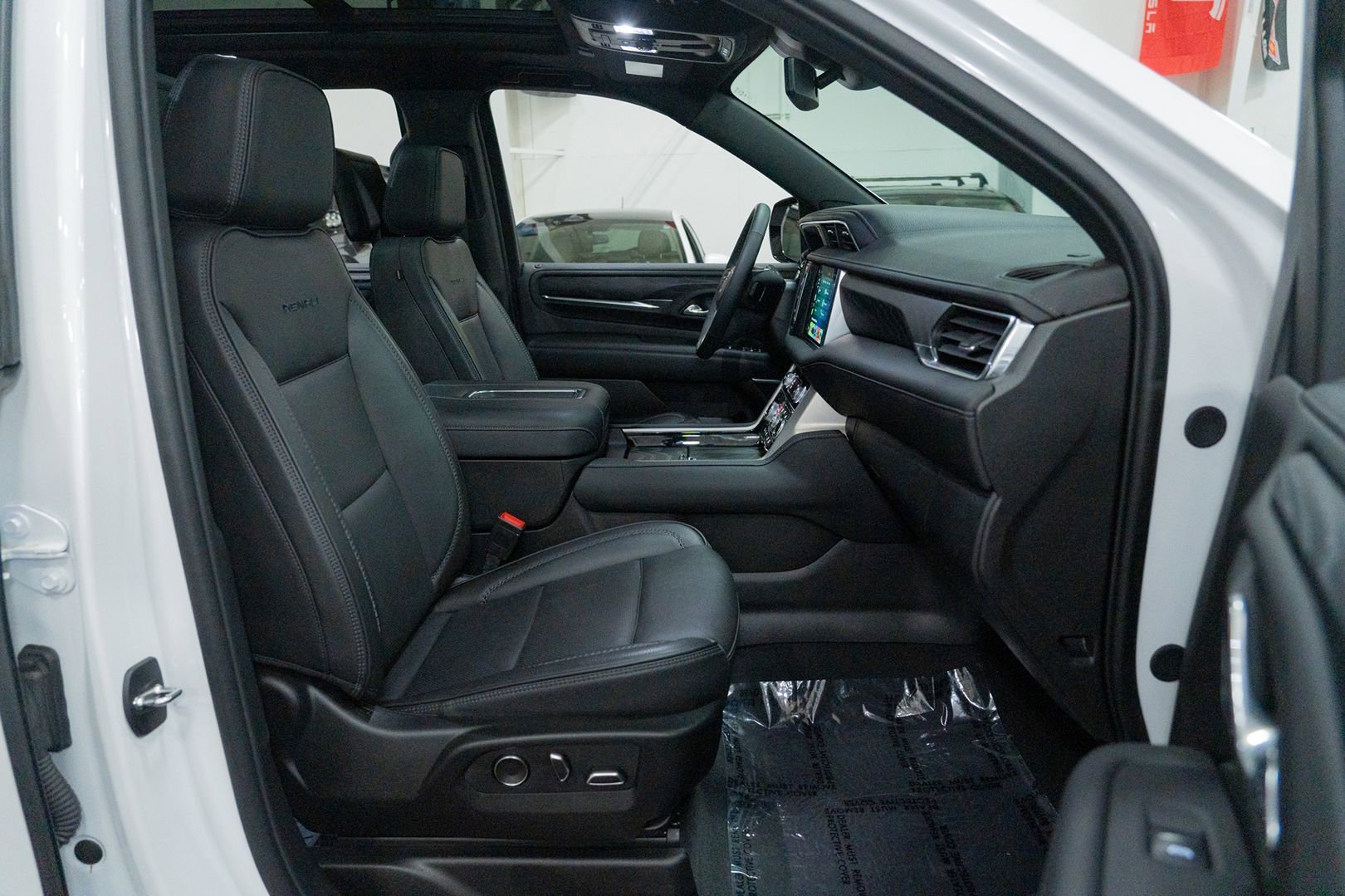 Used 2024 GMC Yukon Denali AWD/4WD image 44