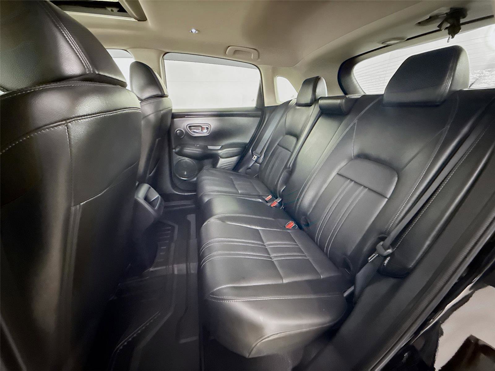 Used 2023 Honda HR-V EX-L image 24