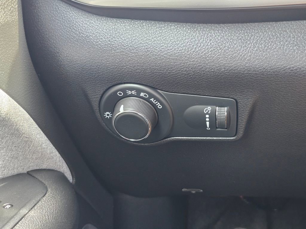 Used 2024 Jeep Compass Sport AWD/4WD image 31