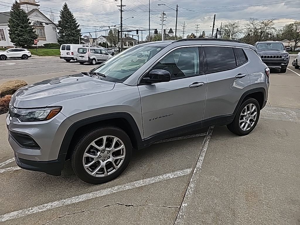 Certified 2022 Jeep Compass Latitude AWD/4WD image 7