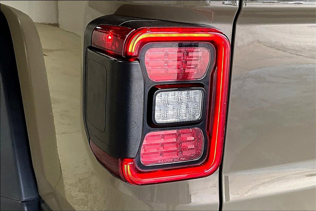 Used 2020 Jeep Gladiator Rubicon image 39