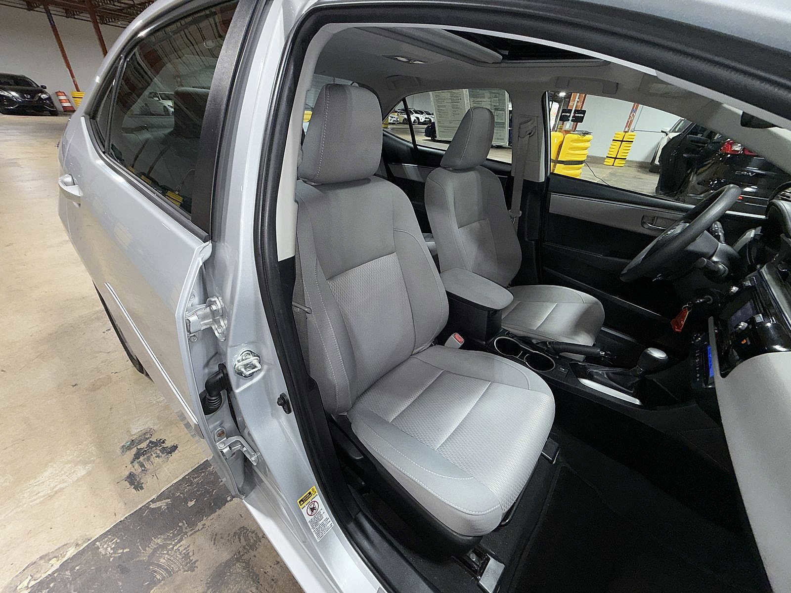 Used 2014 Toyota Corolla LE image 15