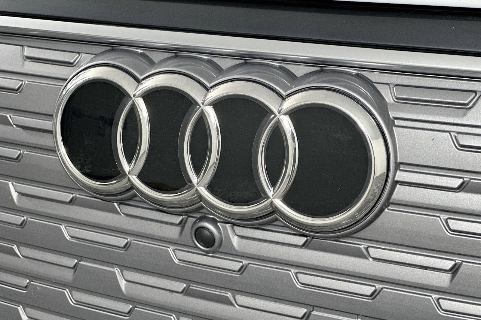 Used 2023 Audi Q4 e-tron Premium w/ Convenience Package image 15