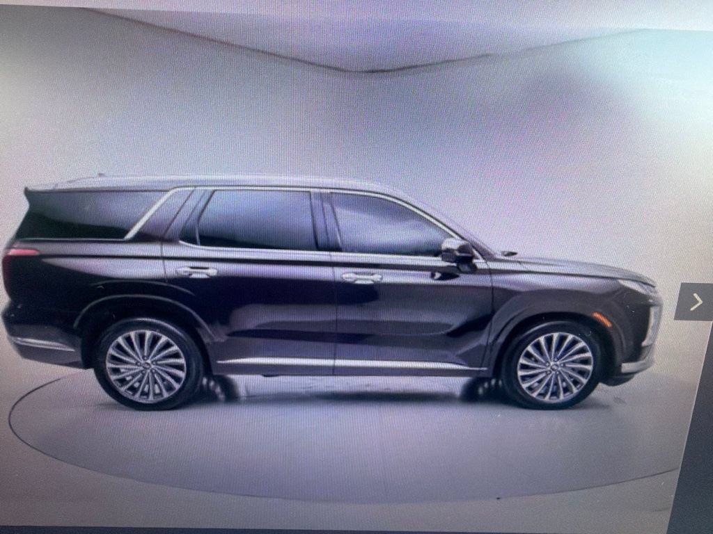 Used 2024 Hyundai Palisade Calligraphy AWD/4WD image 2