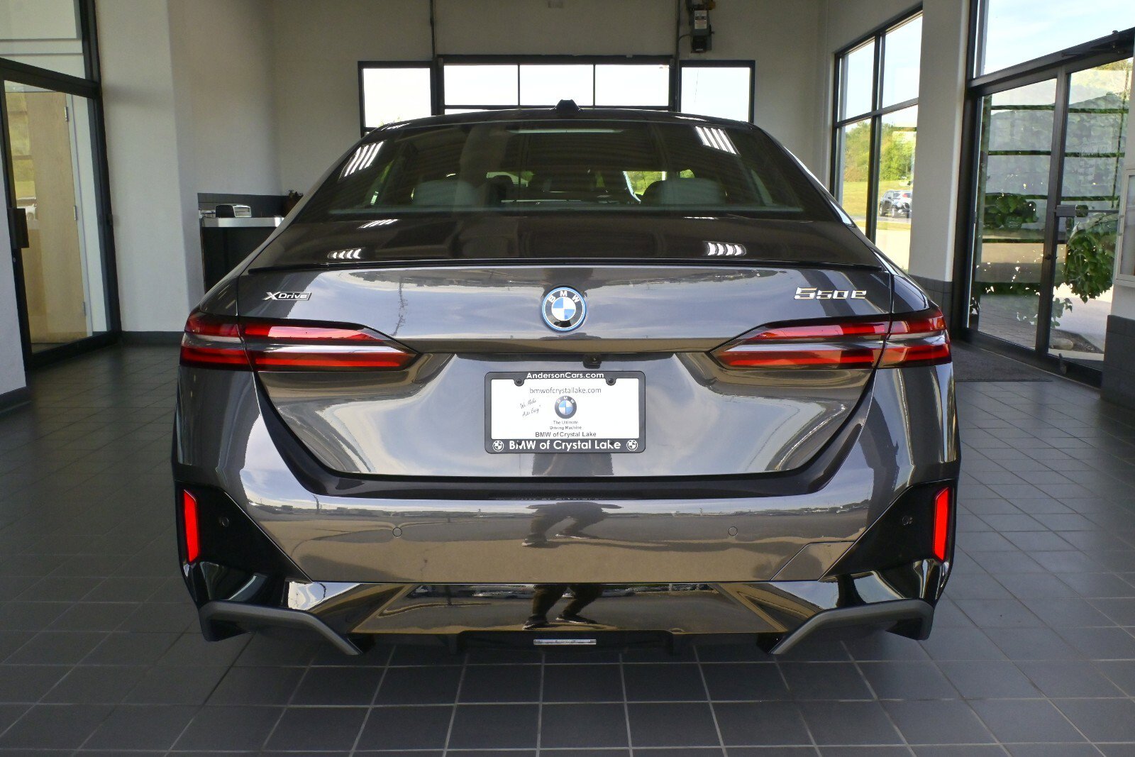 New 2026 BMW 550e xDrive w/ Executive Package image 3