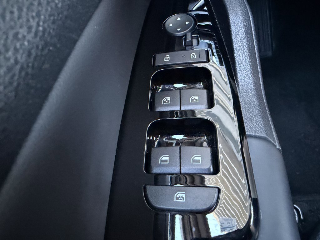 Used 2025 Kia Sportage X-Line w/ Premium Package image 25