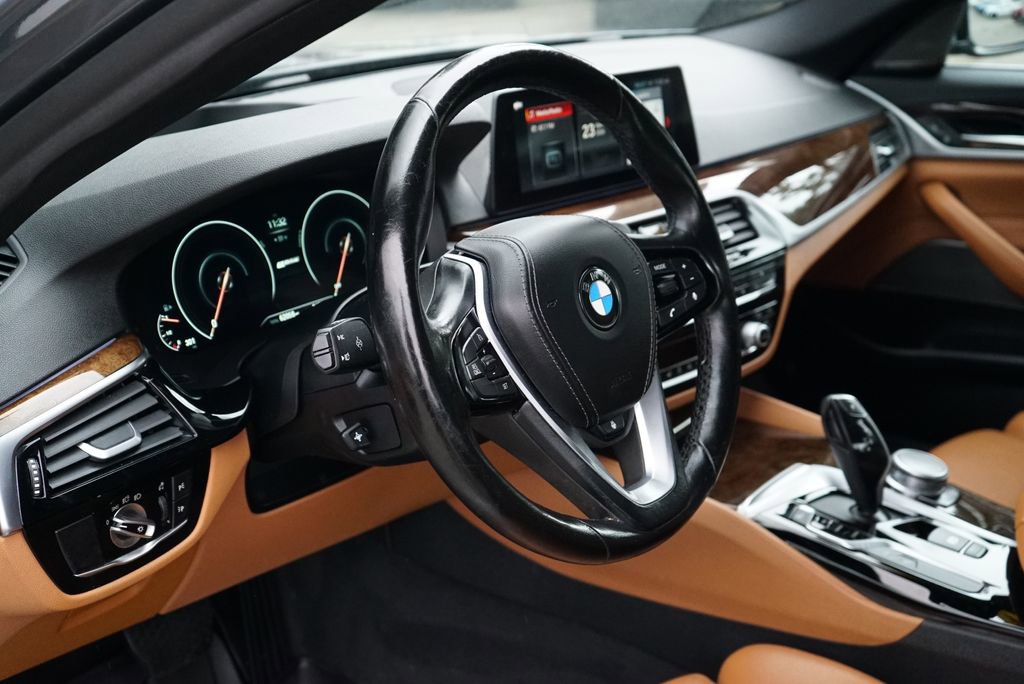 Used 2019 BMW 530e w/ Executive Package RWD image 18