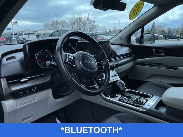 Used 2024 Kia Carnival EX image 11