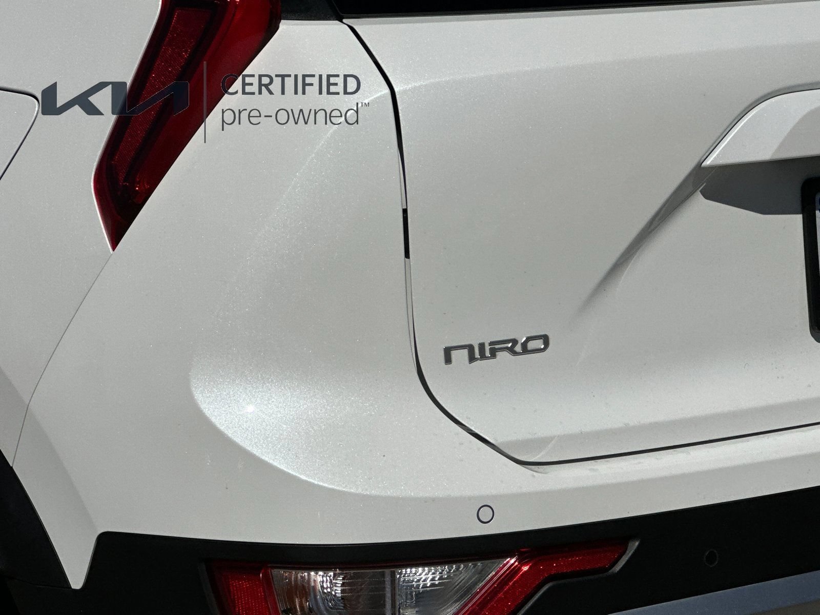Certified 2025 Kia Niro EX FWD image 27