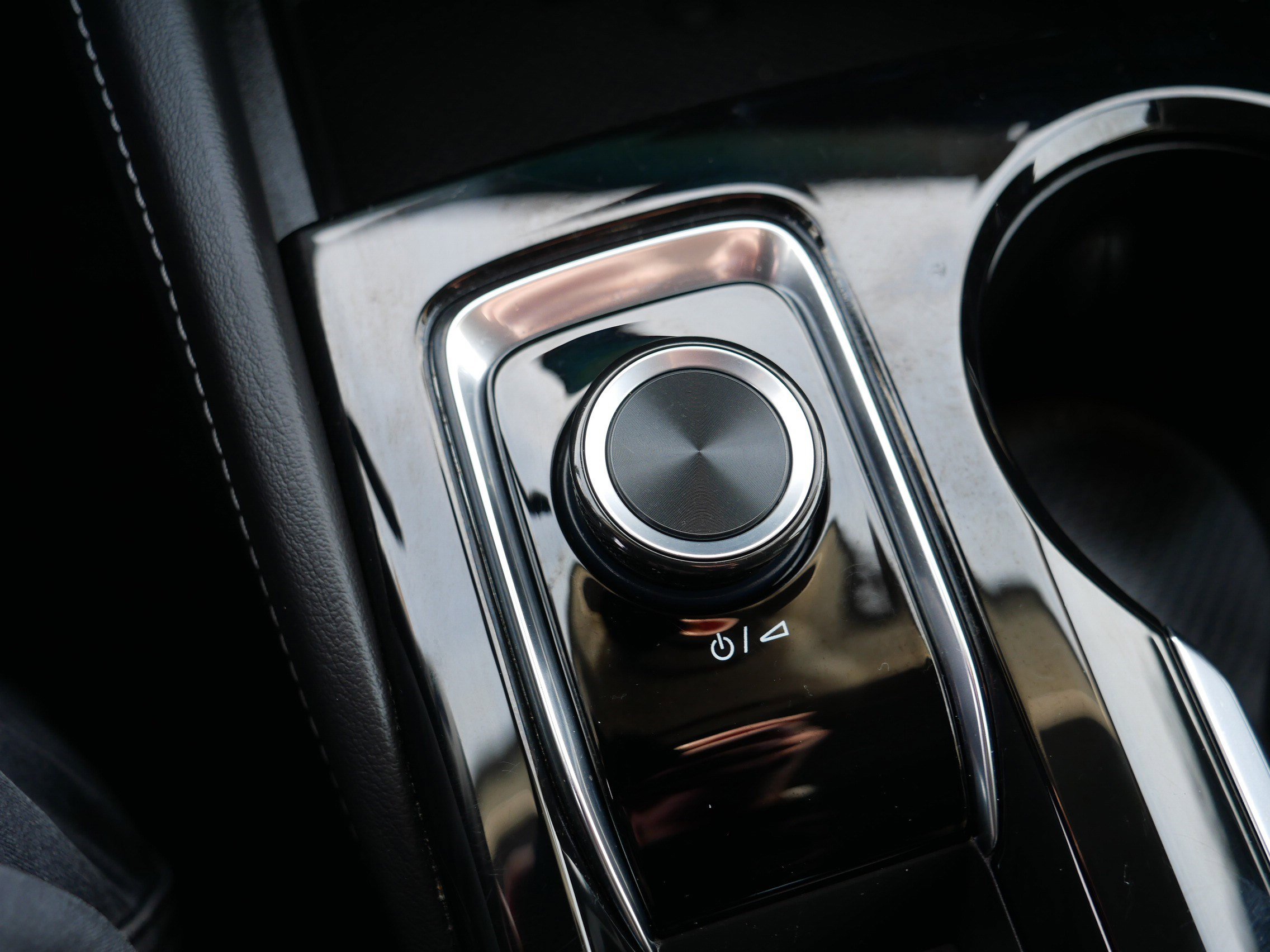 Certified 2025 Buick Envision Preferred image 31