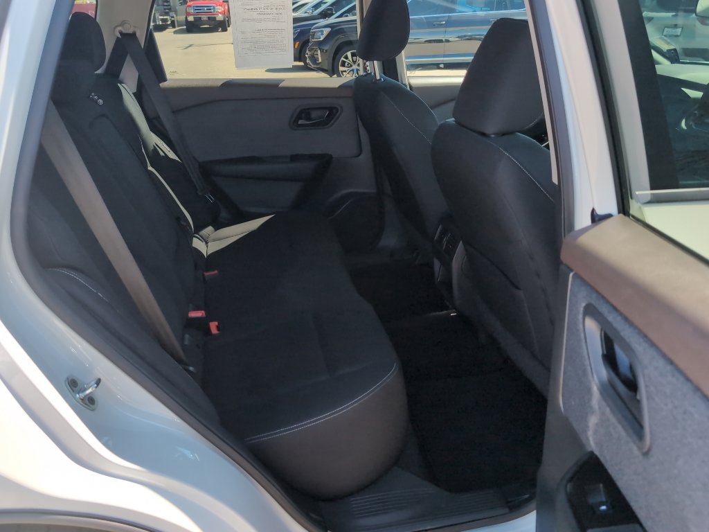 Used 2023 Nissan Rogue S AWD/4WD image 19