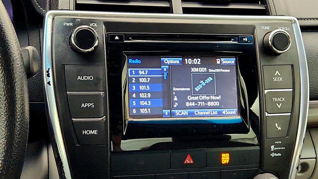 Used 2015 Toyota Camry LE FWD image 18