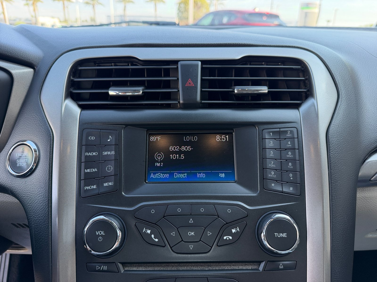 Used 2018 Ford Fusion SE FWD image 28