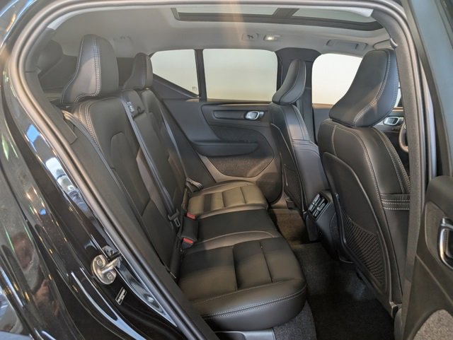 New 2025 Volvo XC40 B5 Ultra w/ Climate Package image 27