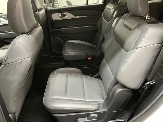 Used 2025 Ford Explorer Active w/ Active Comfort Package image 13