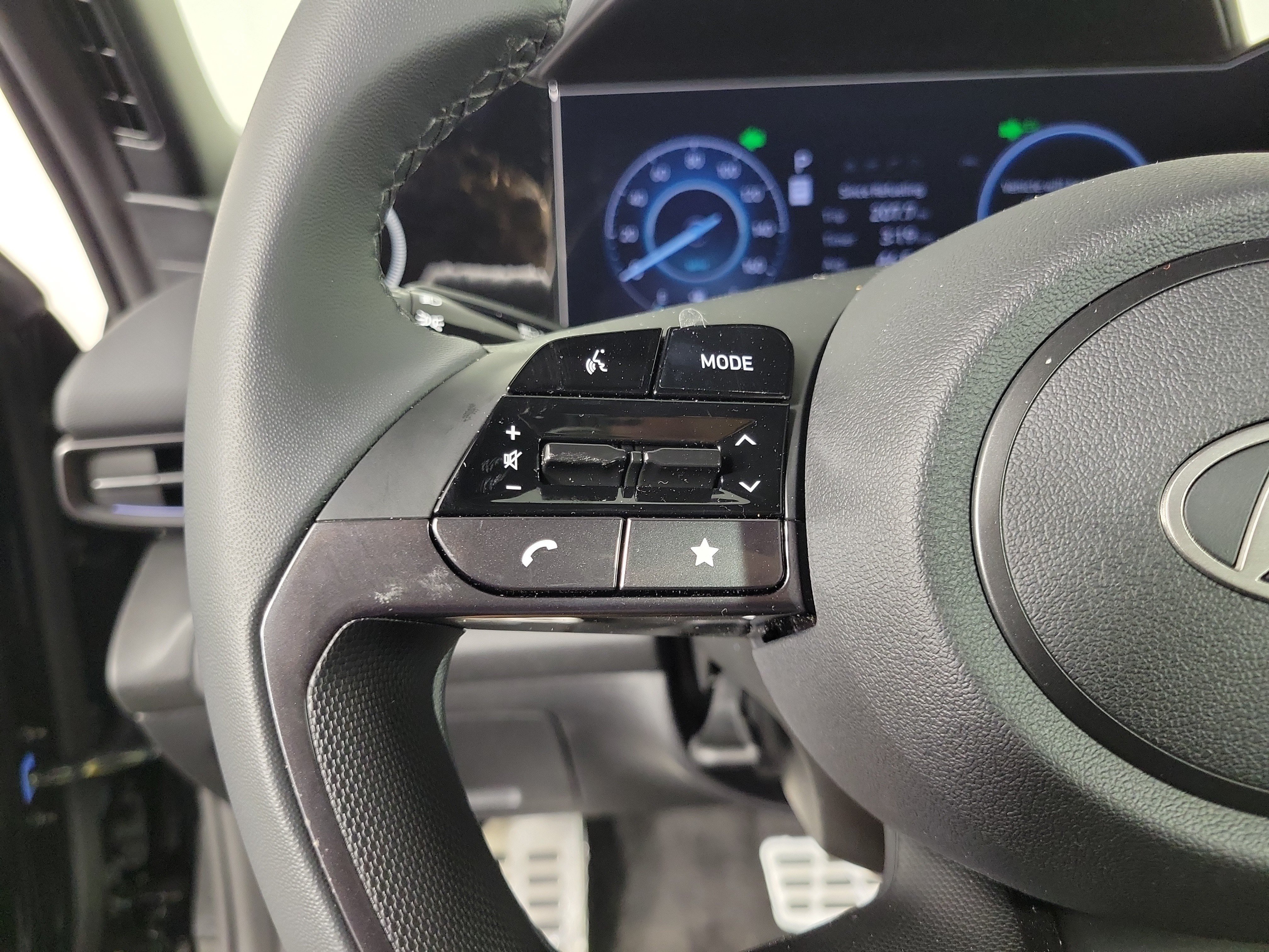 New 2026 Hyundai Elantra SEL FWD image 21