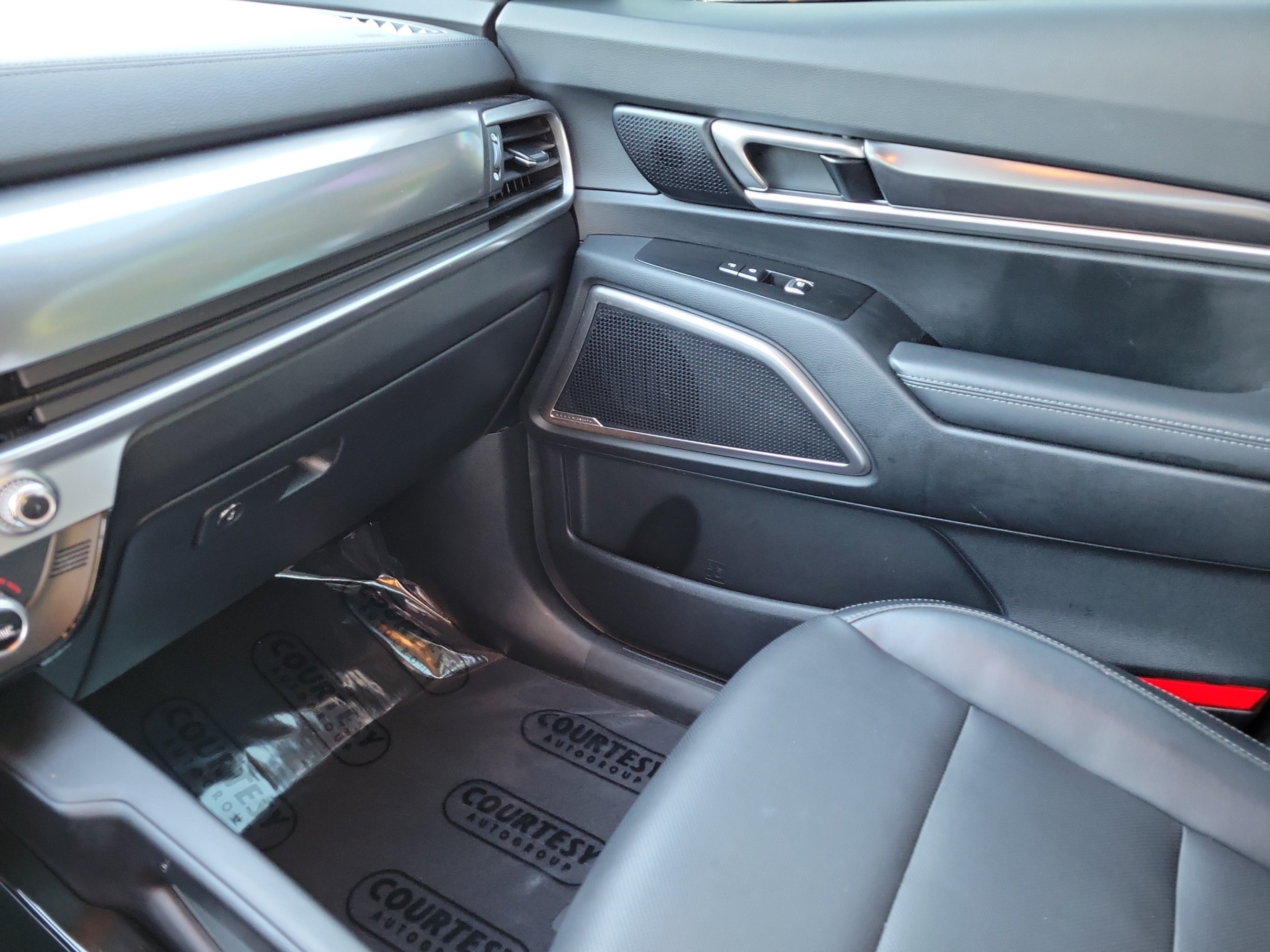Certified 2025 Kia Telluride LX FWD image 22