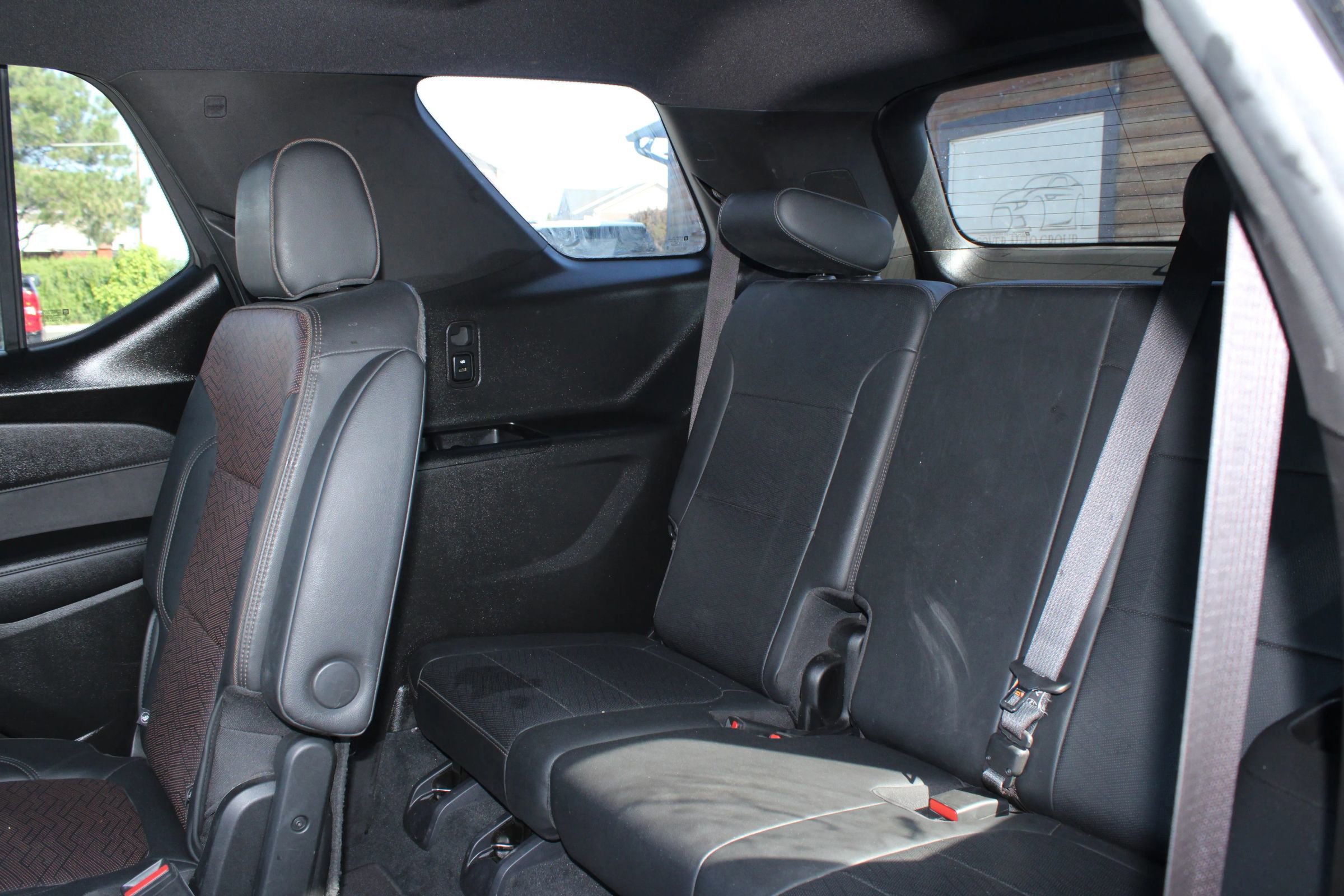 Used 2022 Chevrolet Traverse High Country image 25