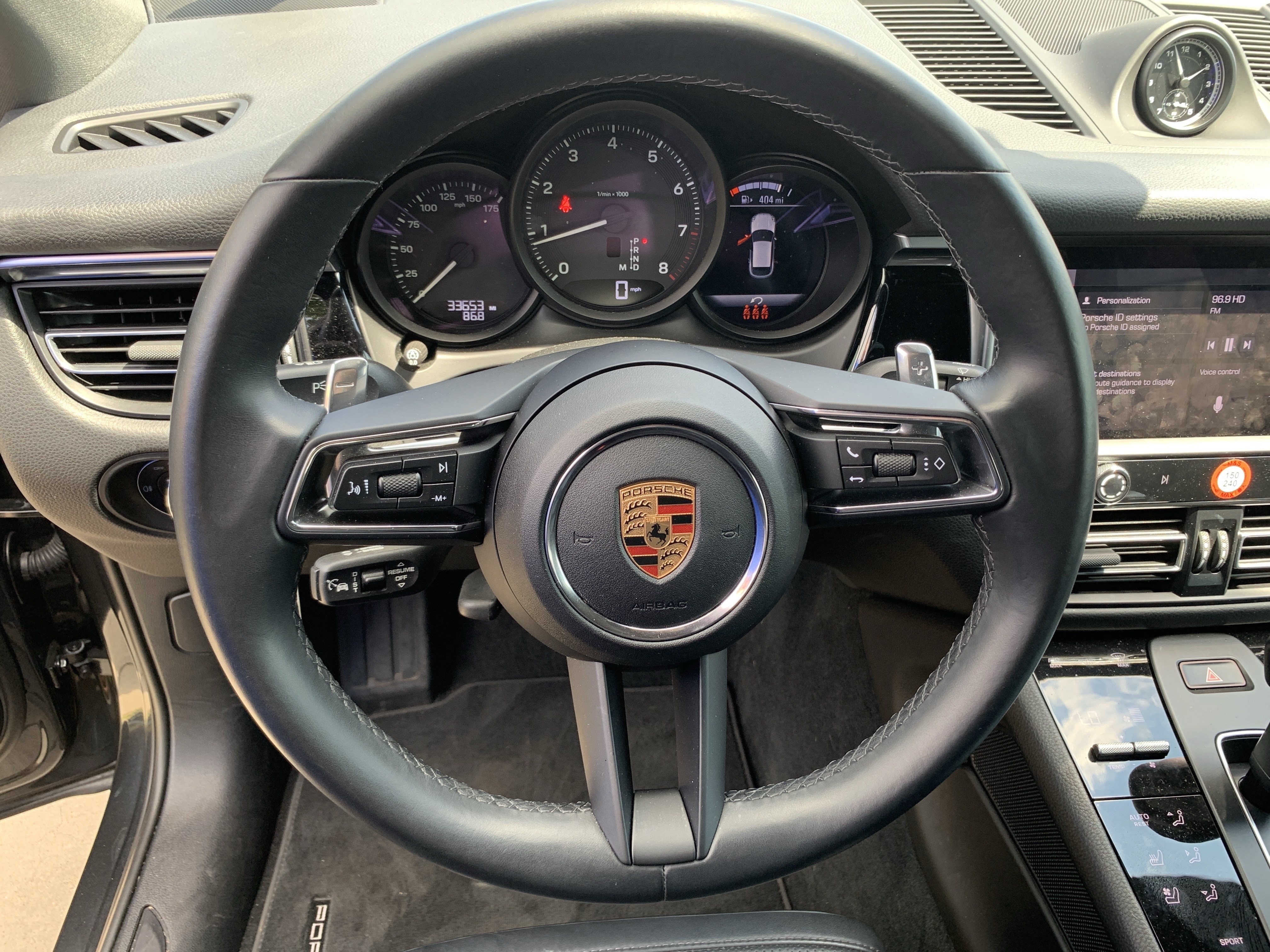 Used 2024 Porsche Macan AWD/4WD image 18