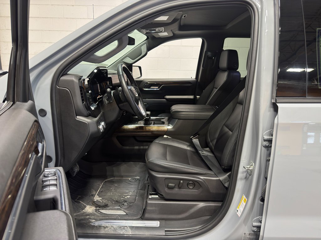 Used 2024 GMC Sierra 1500 Elevation w/ Elevation Premium Package image 18