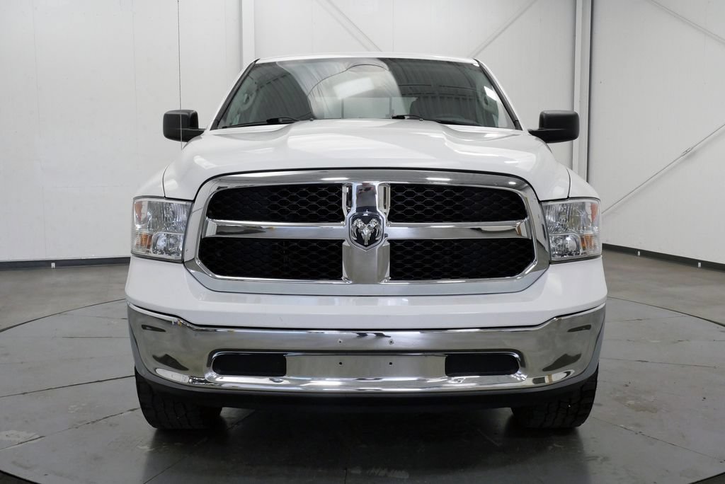 Used 2019 RAM 1500 Classic SLT AWD/4WD image 2