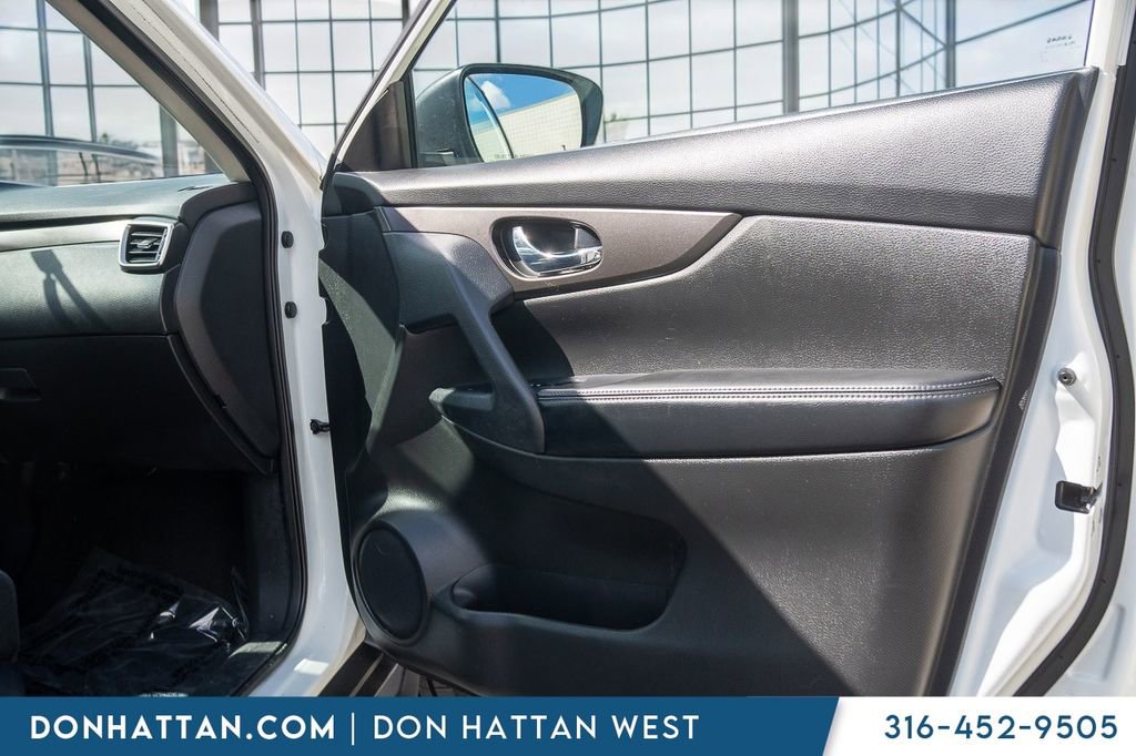 Used 2014 Nissan Rogue SV FWD image 23