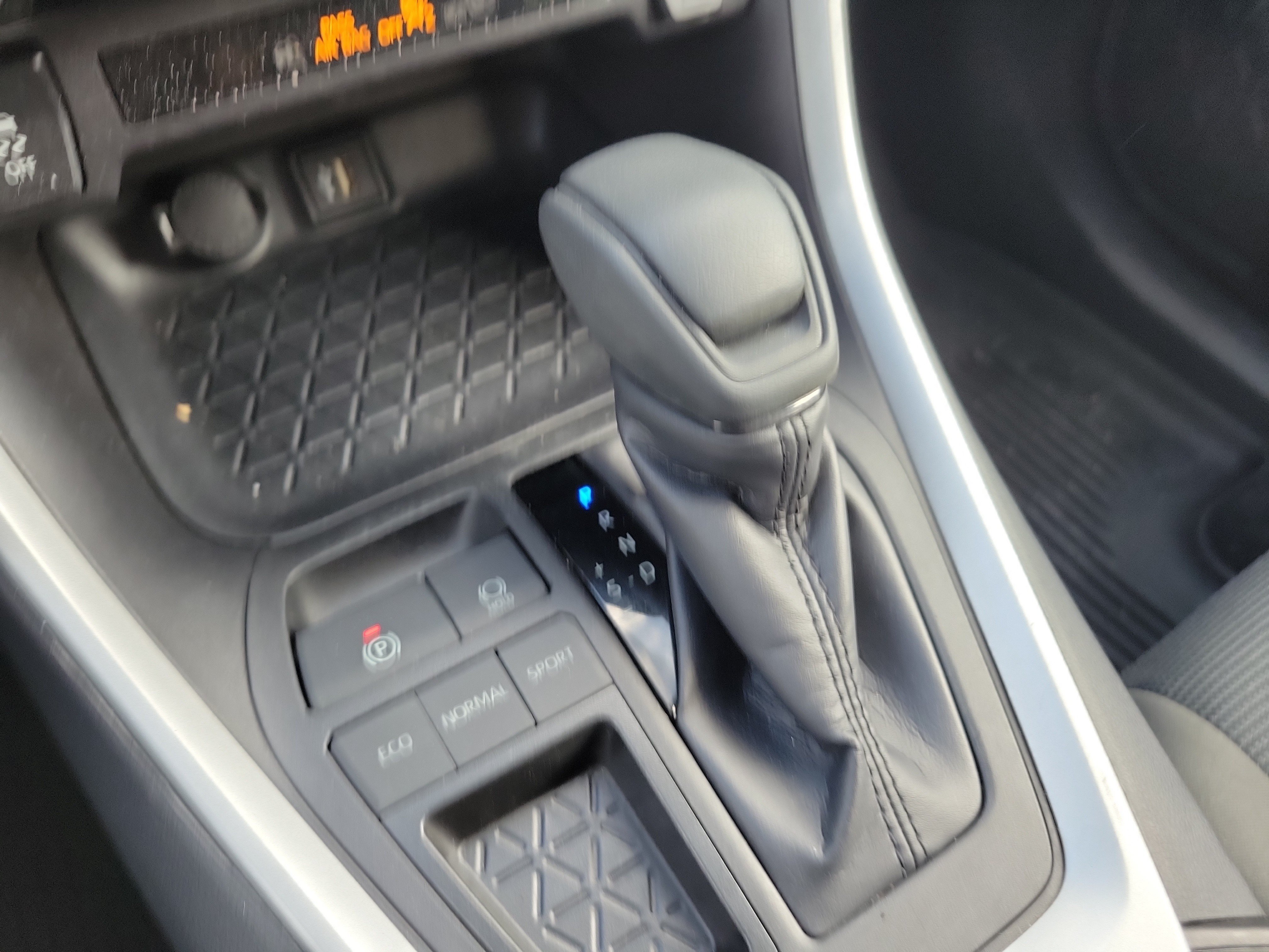 Certified 2025 Toyota RAV4 LE FWD image 28