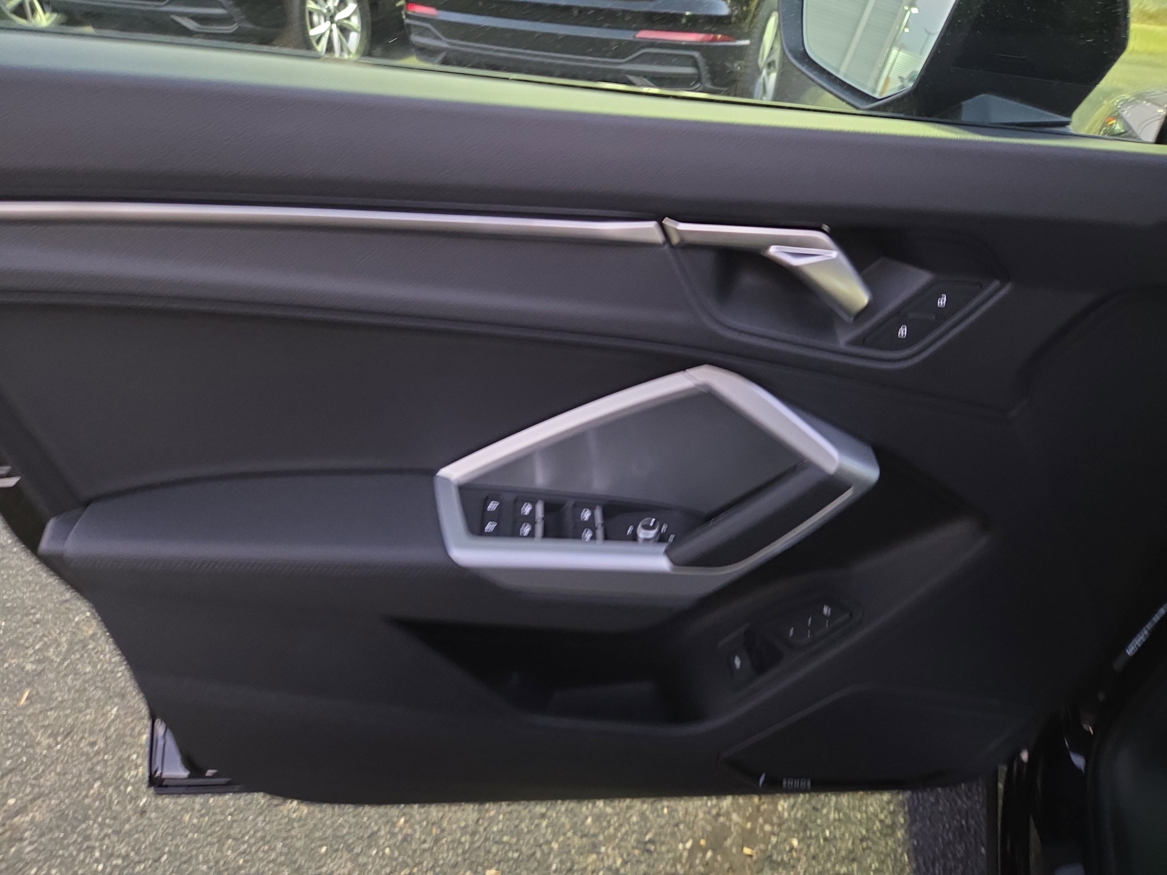 New 2025 Audi Q3 2.0T Premium image 5