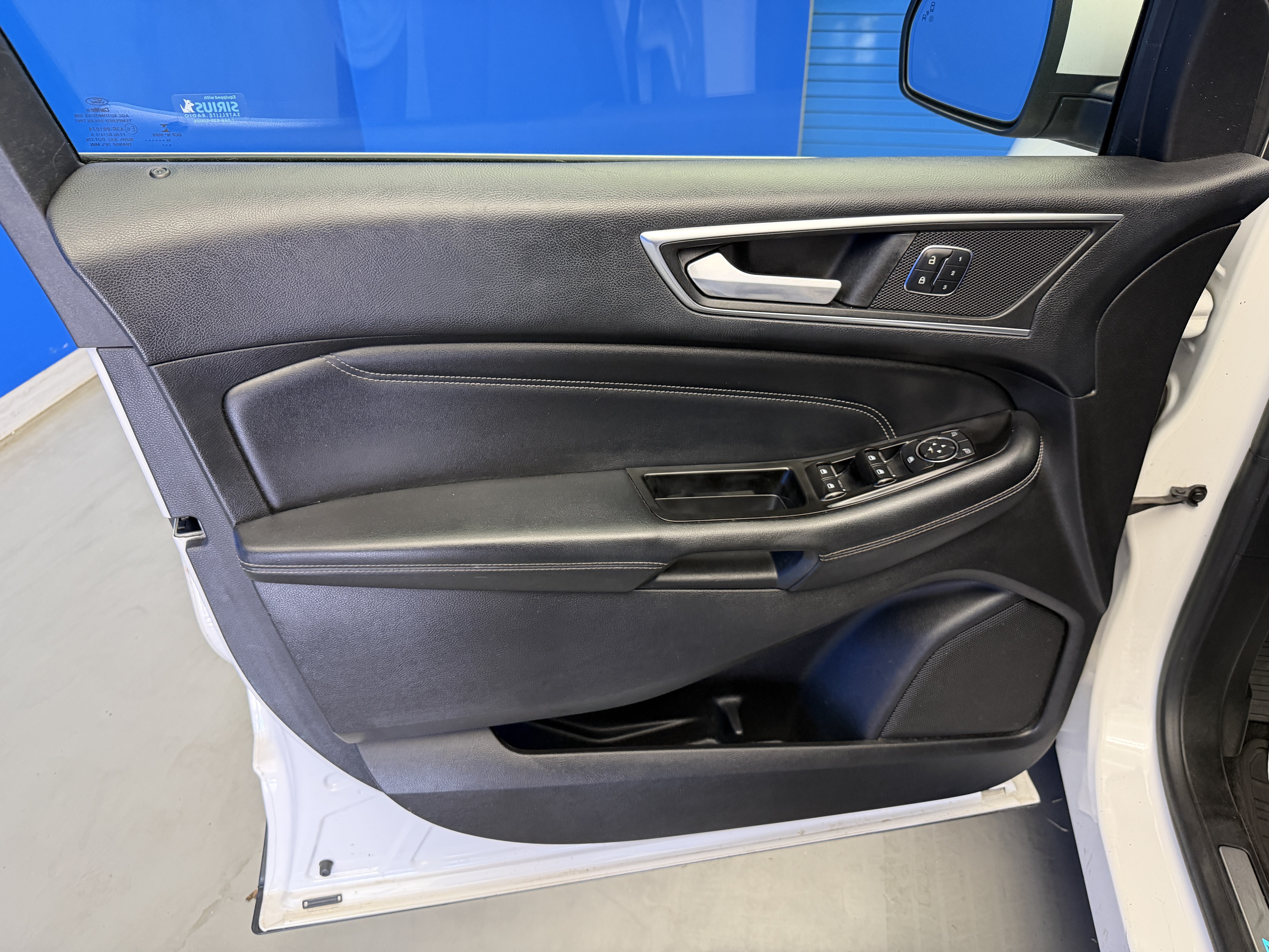 Used 2015 Ford Edge Titanium w/ Equipment Group 301A AWD/4WD image 9