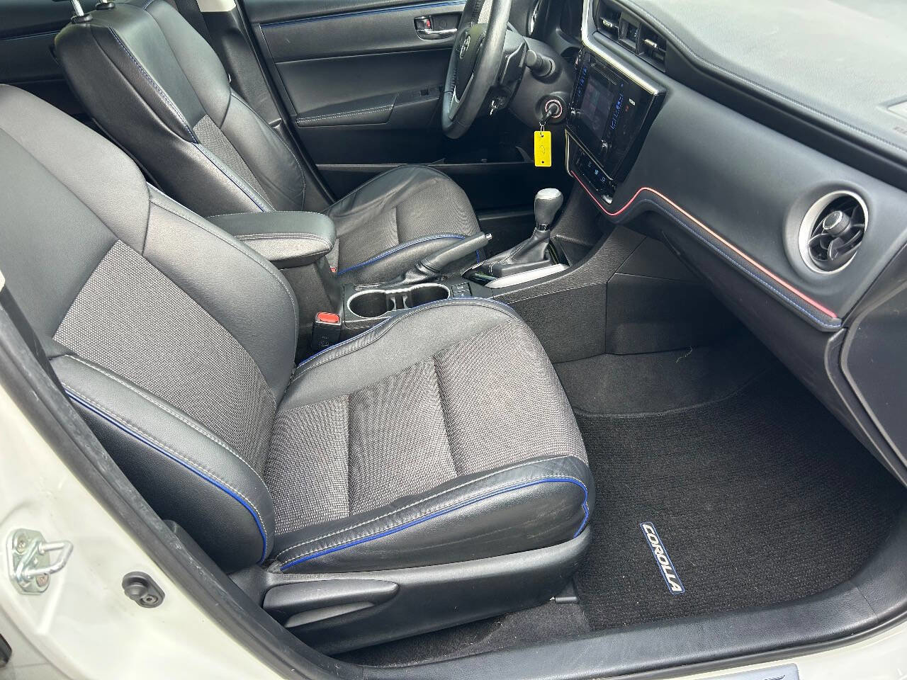 Used 2017 Toyota Corolla SE image 16
