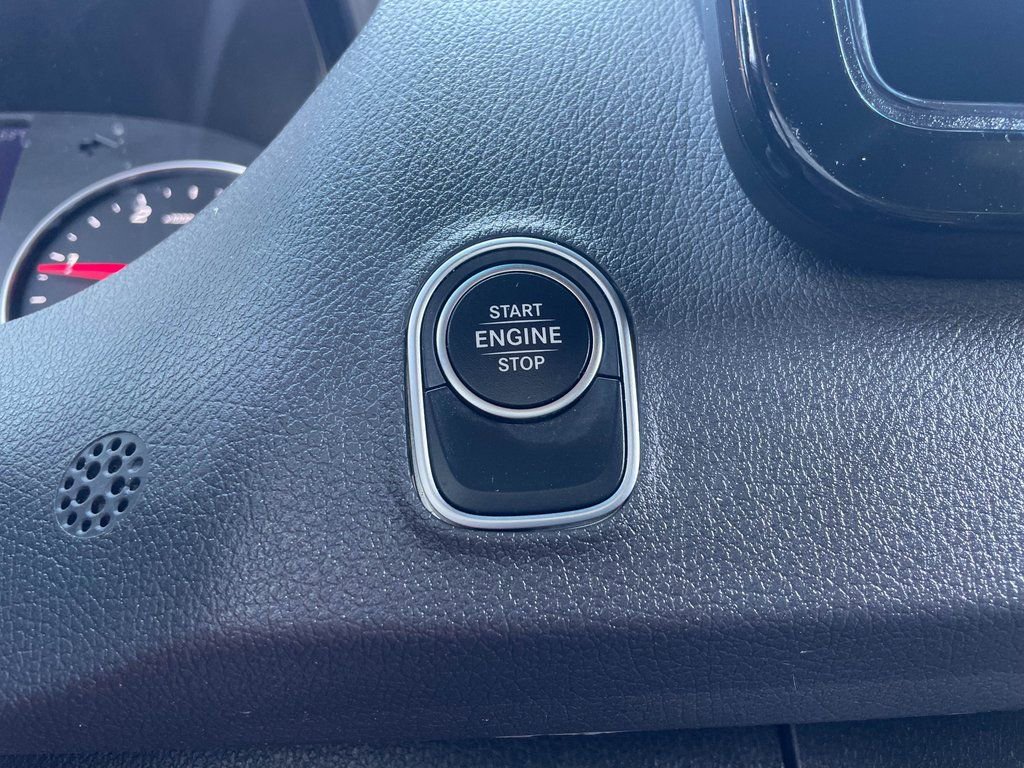Used 2025 Mercedes-Benz Sprinter 2500 image 24