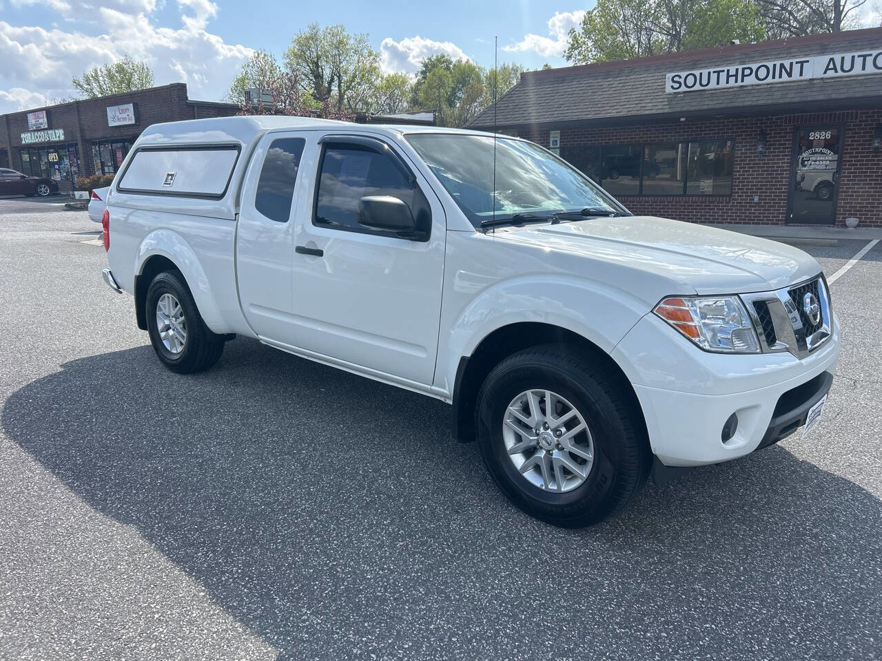 Used 2019 Nissan Frontier SV image 5