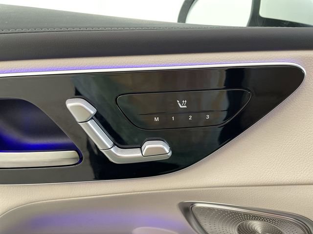 Used 2025 Mercedes-Benz GLC 300 4MATIC image 22