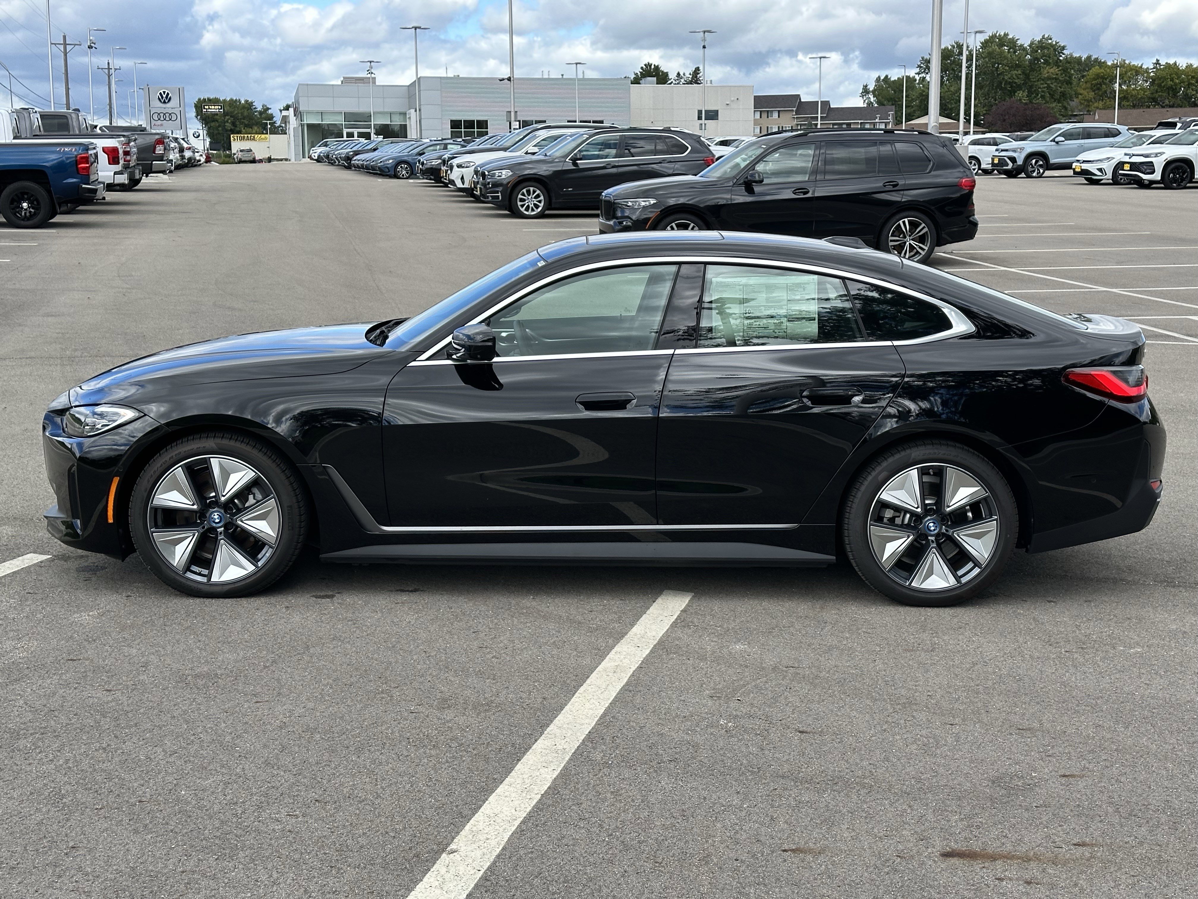 New 2024 BMW i4 eDrive40 w/ Premium Package image 4