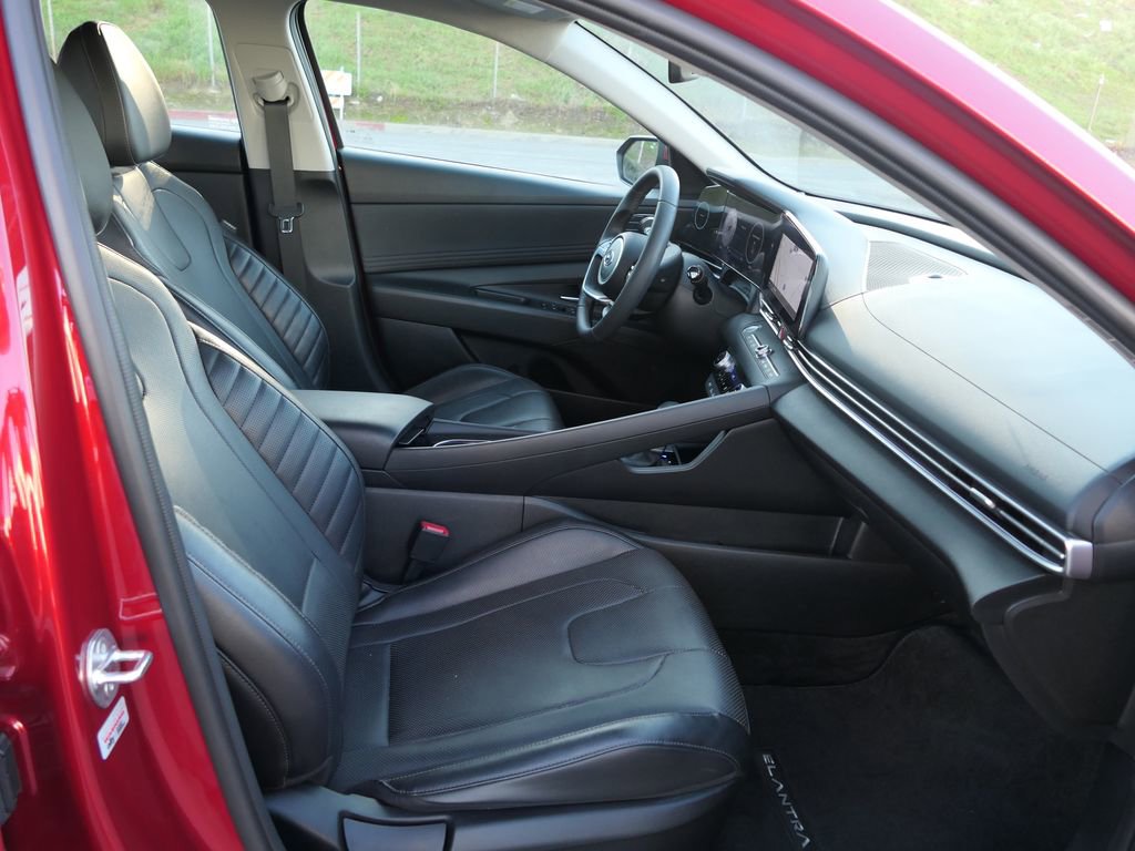 Certified 2023 Hyundai Elantra Limited image 25